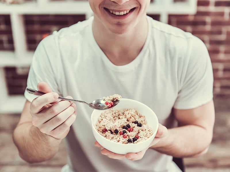 Energie & Nährstoffe, Effekte, Haferflocken & Training, Rezepte, FAQ & Ernährung für Muskelaufbau bei Fitness First