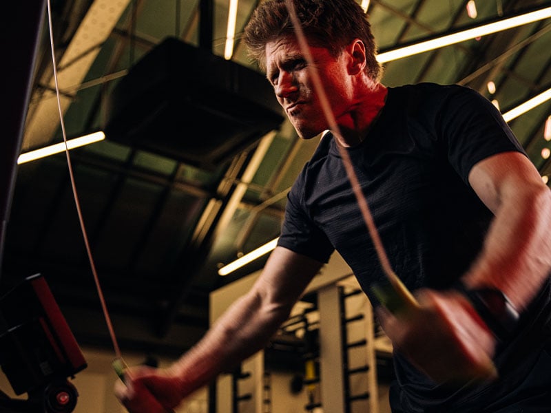 Warum Ski-Fitness? Muskeln fürs Skifahren, Ski-Vorbereitung, Ski-Workout-Übungen + FAQ.