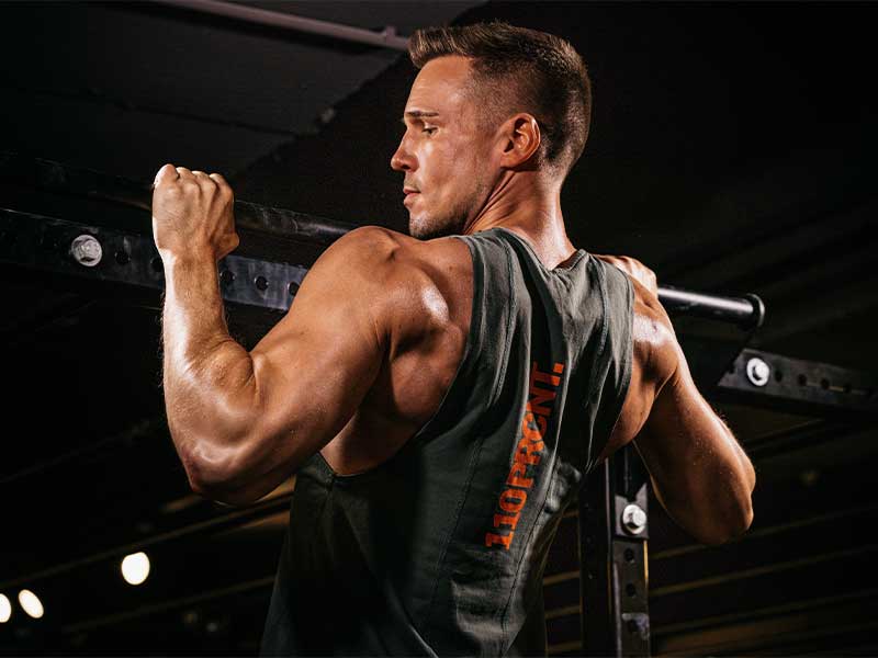 Muskelaufbau-Fitnessplan mit Fokus Pull & Core: Klimmzüge