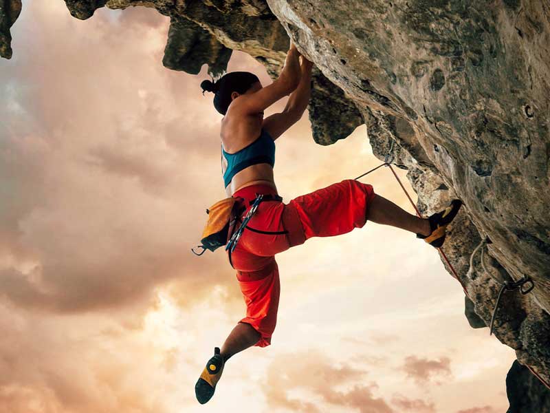 Klettern ist ein super Ganzkörper-Workout: Arme, Beine, Bauch – alles ist auf Spannung. 