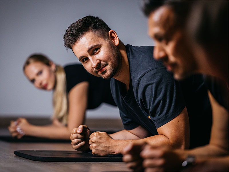 Was ist Core-Training? Core-Übungen, Trainingsplan, FAQ + Core-Training bei Fitness First