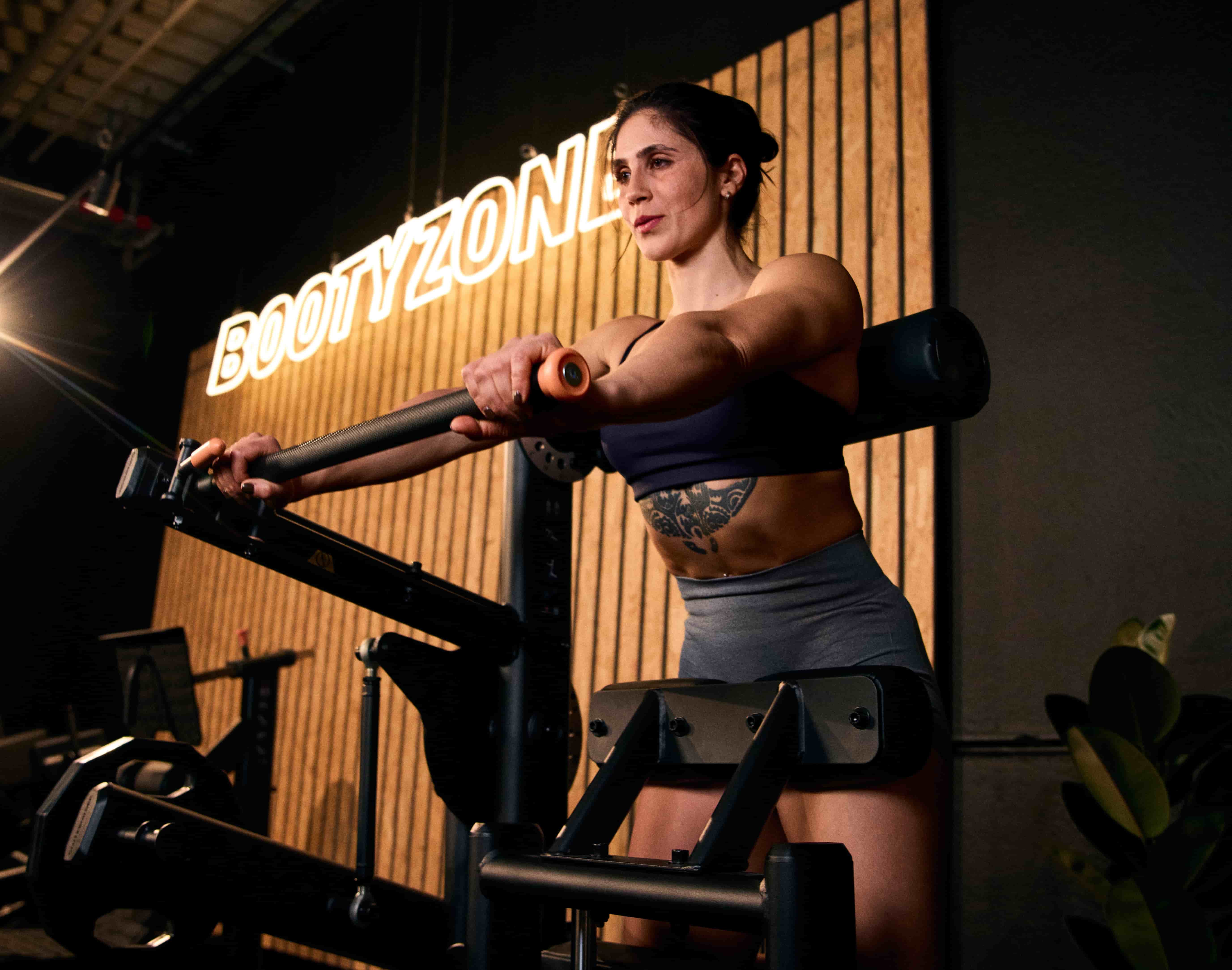 Po-Muskulatur & Funktionen, Po-Training, Tipps & Tricks, FAQ + Boory Zone & Co. bei Fitness First.