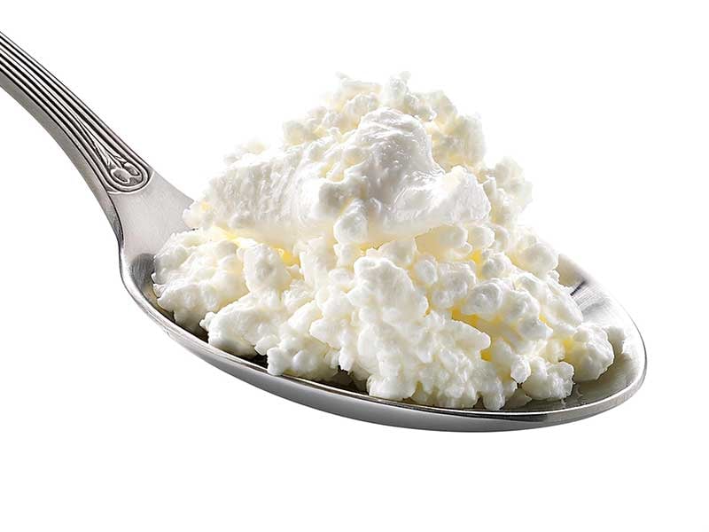 Was ist Hüttenkäse? Benefits, Hüttenkäse im Vergleich und in Kombi, Hüttenkäse-Rezepte + FAQ.