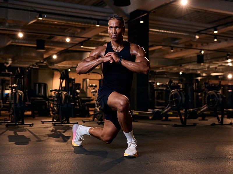 Mache einen AMRAP-Durchgang als Finisher, z. B. am Leg Day mit Lunges.