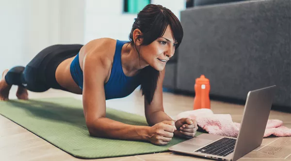 Home Workouts bei Fitness First