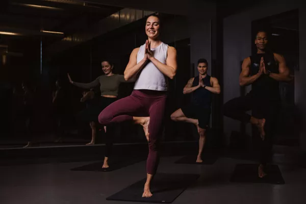 Yoga Gruppentraining bei Fitness First
