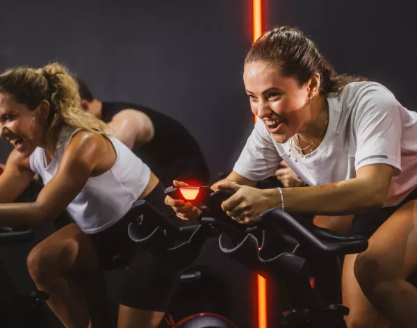 Indoor Cycling Kurse bei Fitness First