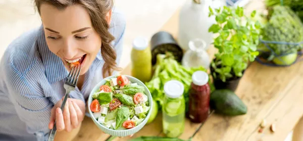 Essen bei Hitze: Die besten Tipps & Rezepte für warmes Wetter
