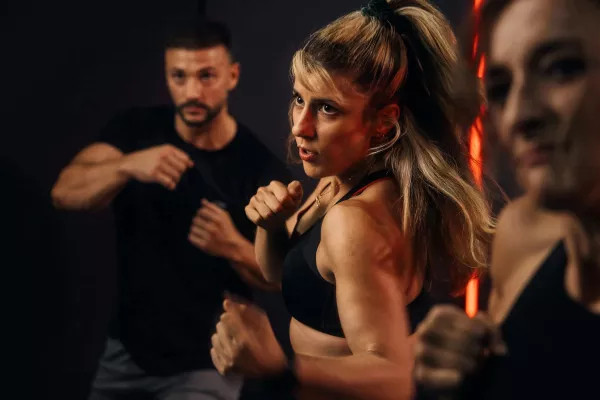 LES MILLS BODYCOMBAT® Kurs Fitness First