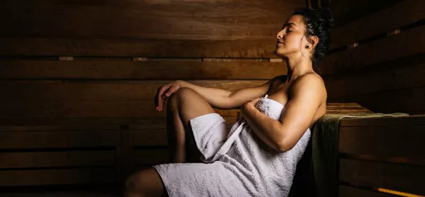 Wie gesund ist Sauna? Vorteile & Tipps fürs Saunieren