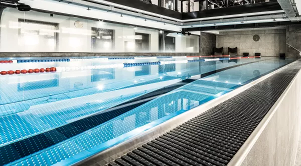 Fitness First Hamburg Stephansplatz pool