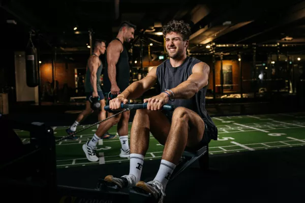 HYROX Kurs bei Fitness First