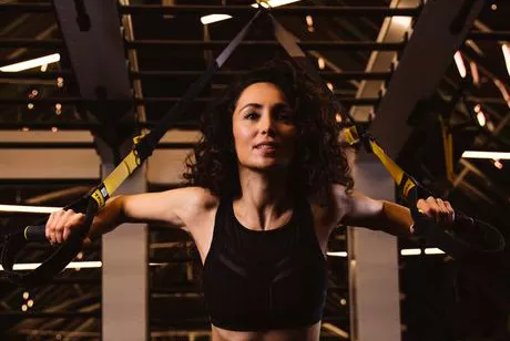 Freies TRX-Training bei Fitness First