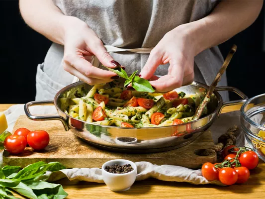 Was ist Clean Eating? Lebensmittel-Liste, Rezepte, Vor- und Nachteile + FAQ.