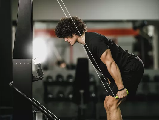 Ski-Ergometer im HYROX-Training bei Fitness First
